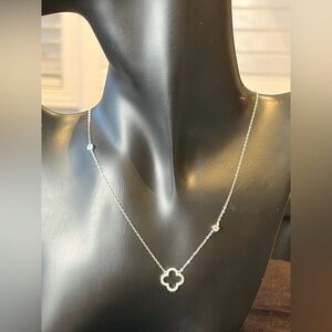 🌙 C713 Elegant 925 Silver Clover Pendant Necklace